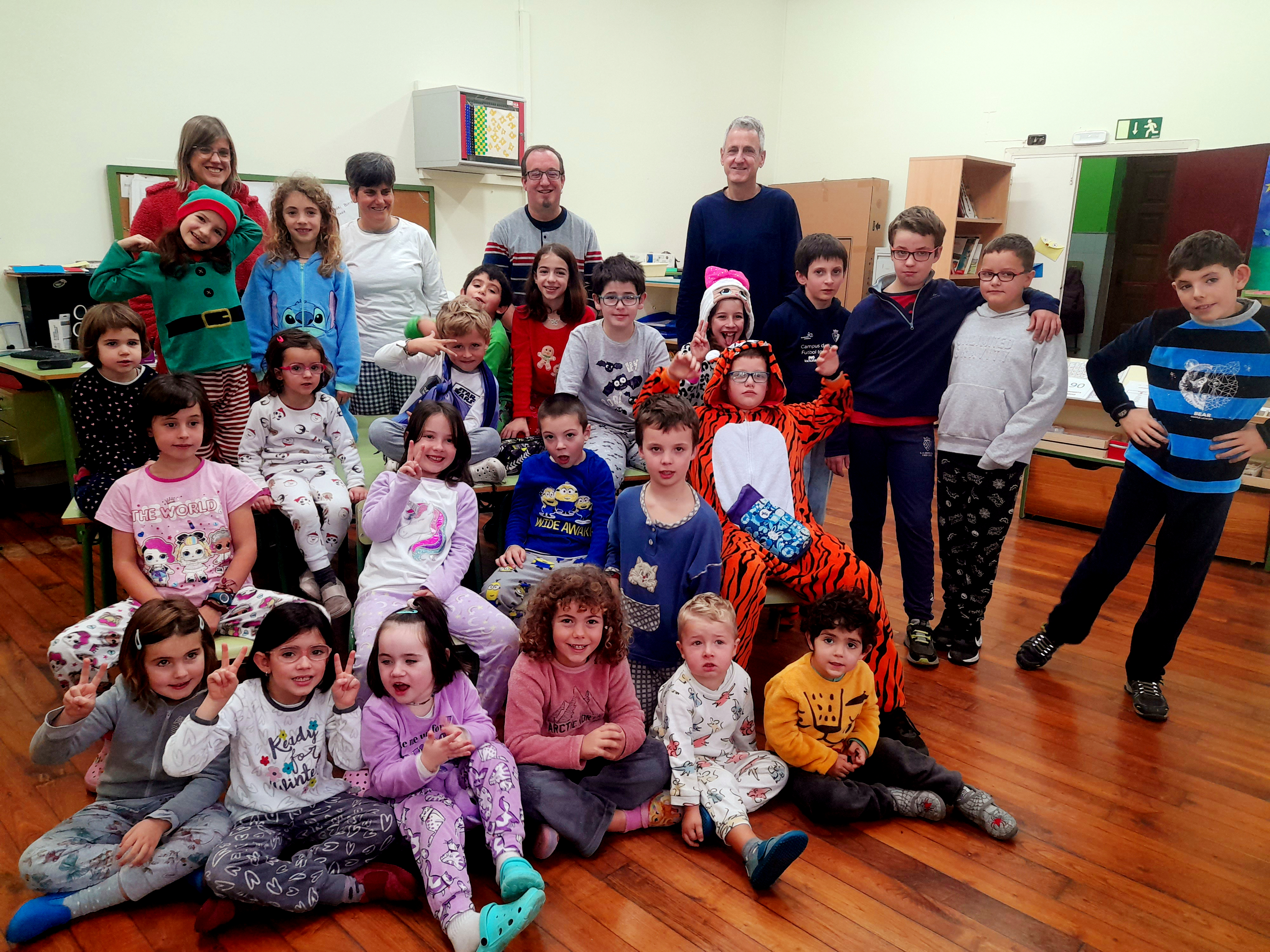 La escuela de Amaiur celebró su Día del Pijama